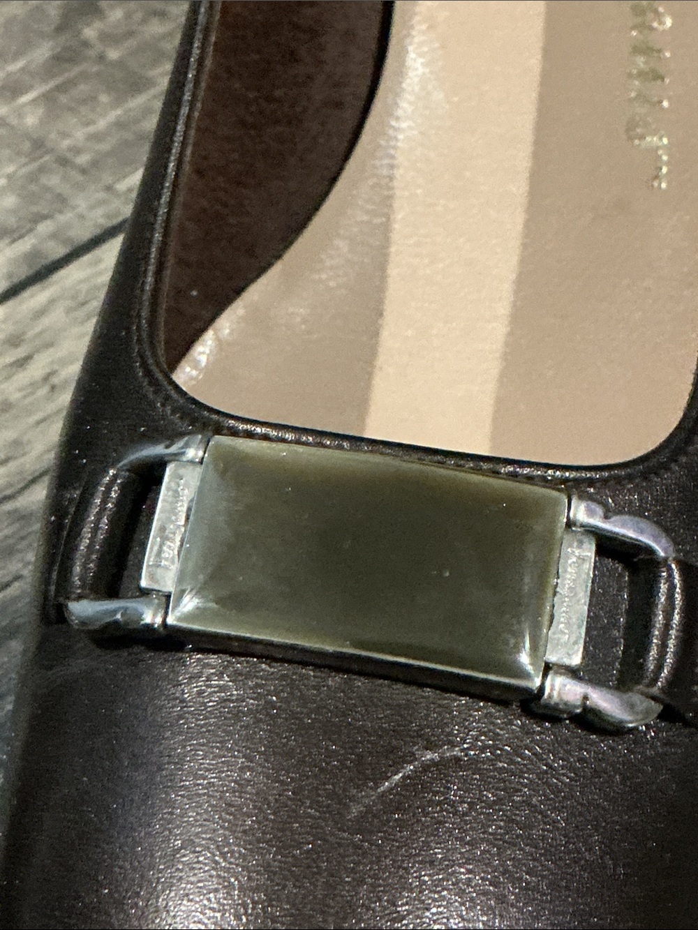 Authentic Salvatore Ferragamo luxury designer signature leather heels sz 7.5 M - Picture 9 of 10